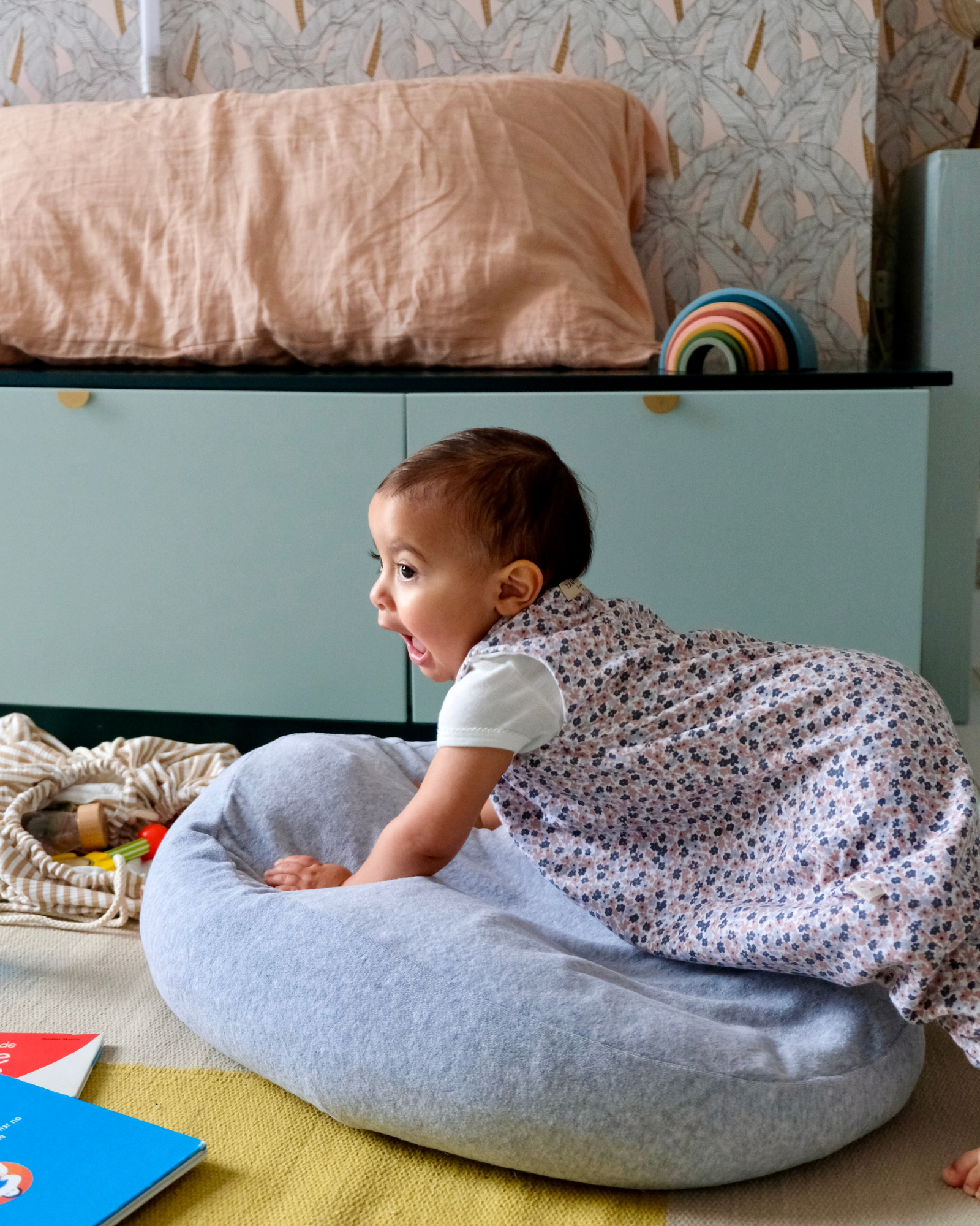 nid bag housse coussin allaitement cocon bebe naissance cadeau