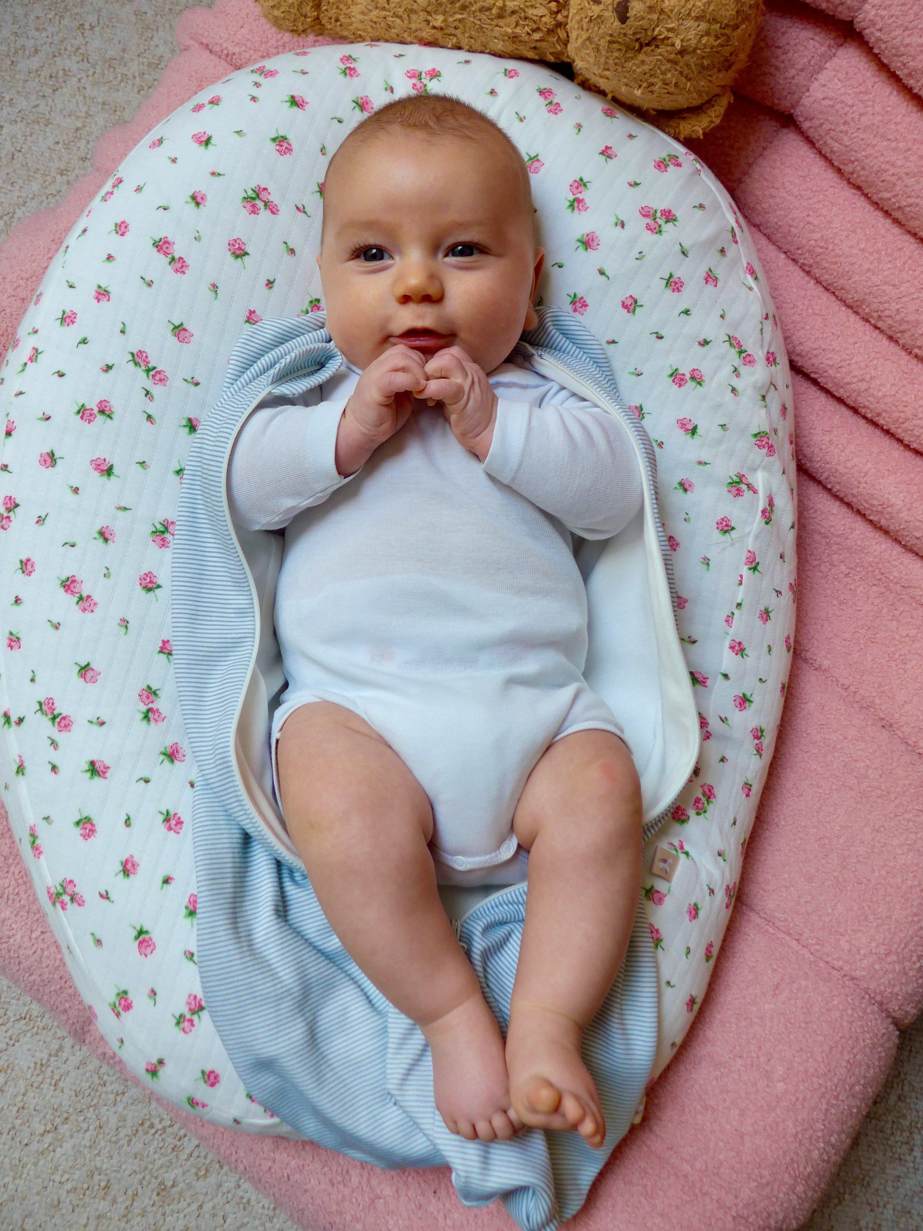 nid allaitement bag cocon coussin d'allaitement praticité innovation